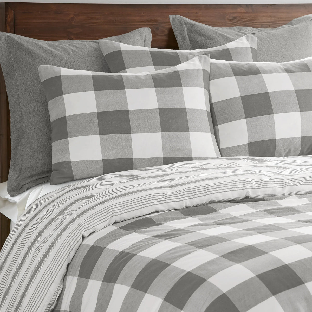 Levtex - Camden Duvet Cover Set - Full/Queen Duvet Cover (90 x 94 in.) + Two Standard Pillowcases (26 x 20 in.) - Buffalo Che